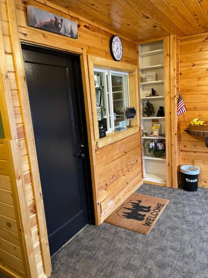 The Fishing Bear Lodge Эштон Экстерьер фото