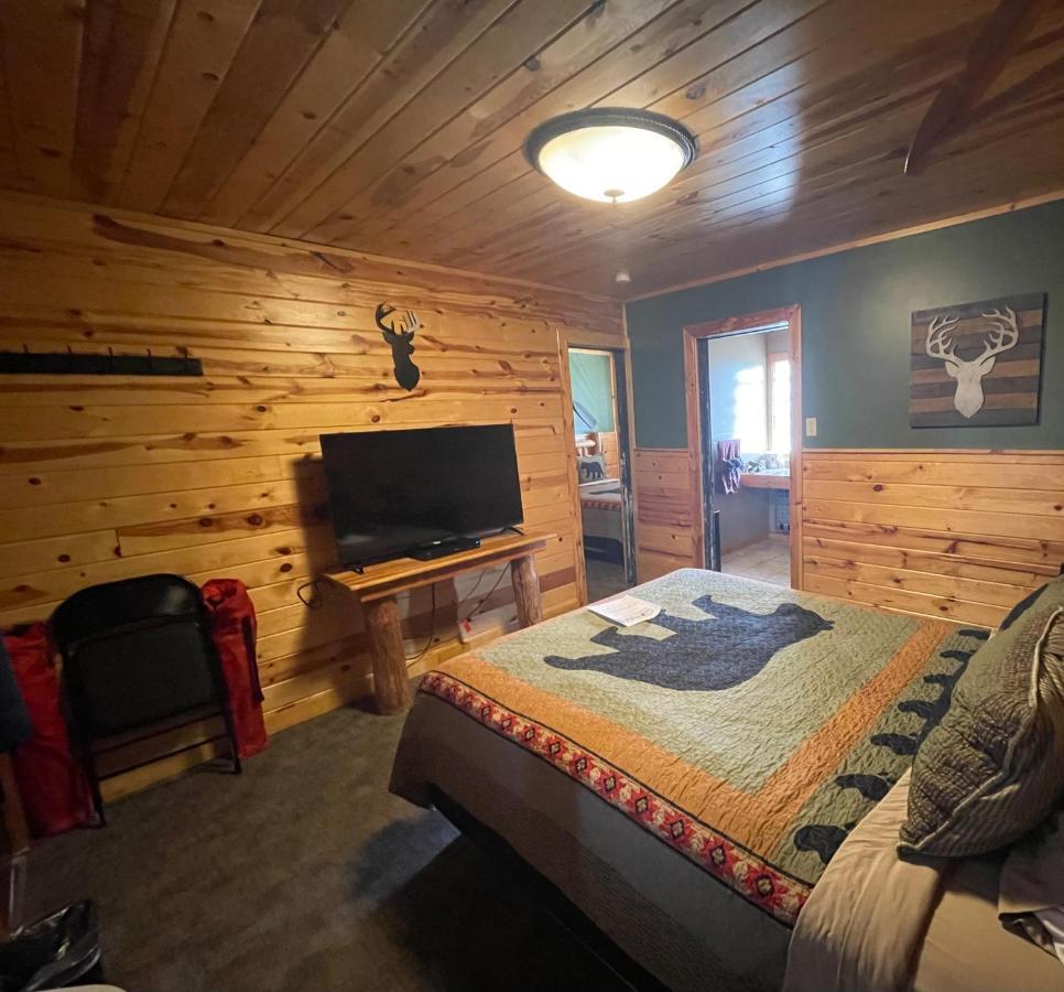 The Fishing Bear Lodge Эштон Экстерьер фото